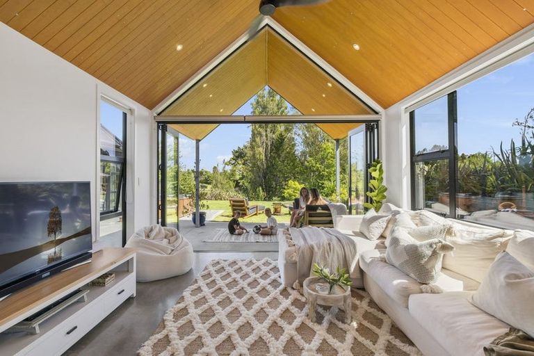 Photo of property in 49rb Oceana Drive, Welcome Bay, Tauranga, 3175