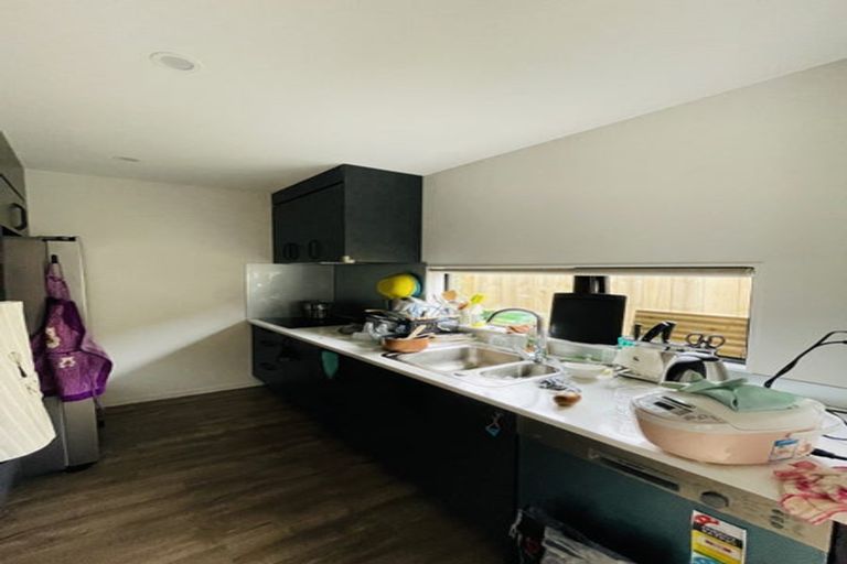 Photo of property in 6 Korama Lane, New Lynn, Auckland, 0600