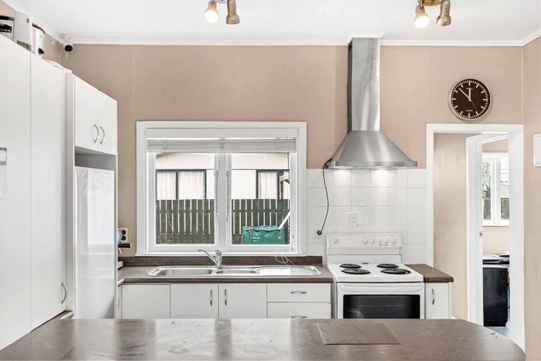 Photo of property in 29 Kelvin Road, Papakura, 2110