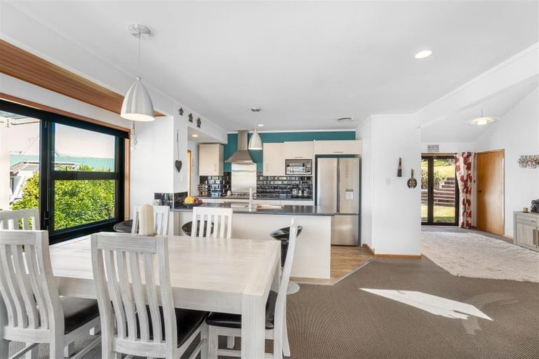 Photo of property in 6 Merehai Place, Snells Beach, 0920