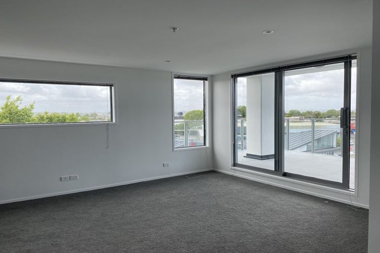 Photo of property in Bella Vista, 3d/84 Gunner Drive, Te Atatu Peninsula, Auckland, 0610