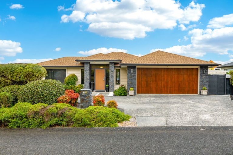 Photo of property in 1 Bella Vista Drive, Gulf Harbour, Whangaparaoa, 0930