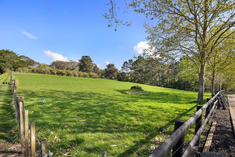 Photo of property in 68 Pomona Road, Kumeu, 0891