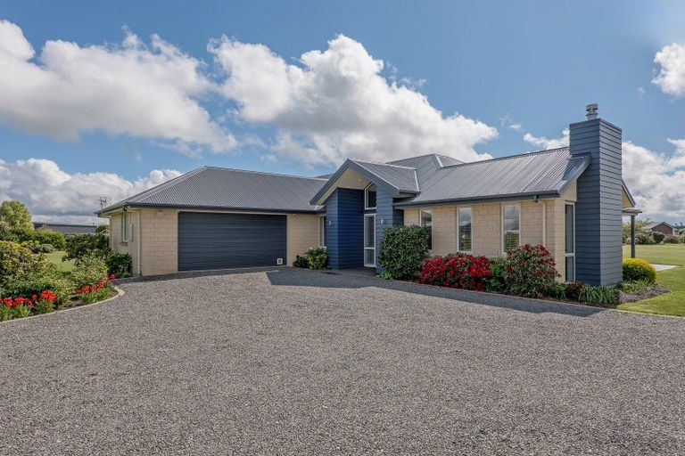 Photo of property in 13 Whitcombe Place, Darfield, 7571