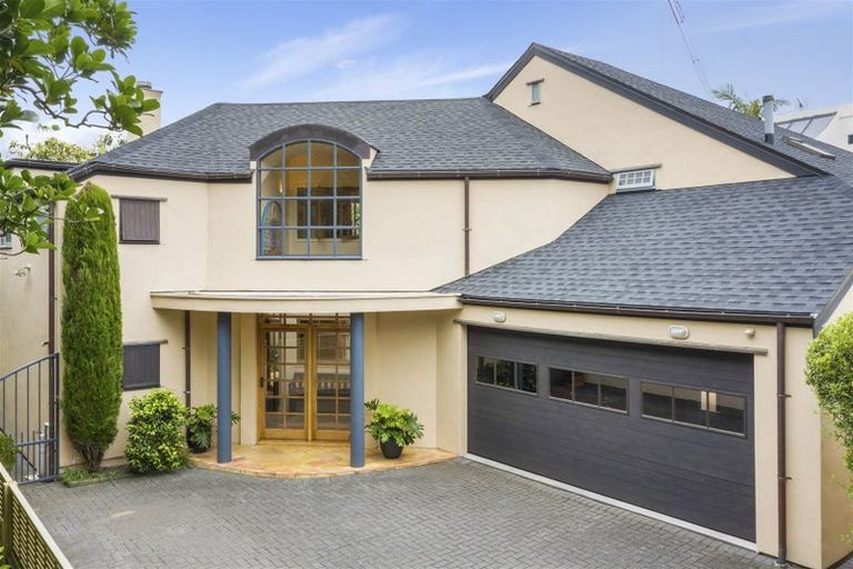 Photo of property in 1/15 Sylvan Park Avenue, Milford, Auckland, 0620