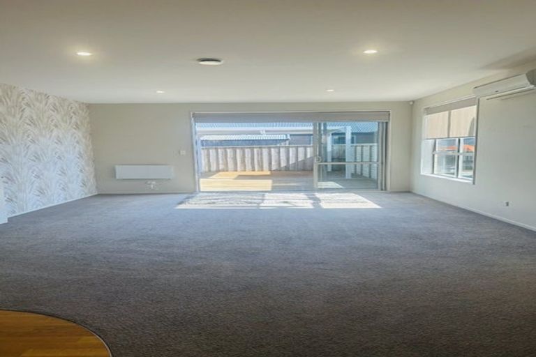 Photo of property in 10 Pakura Street, Pegasus, 7612