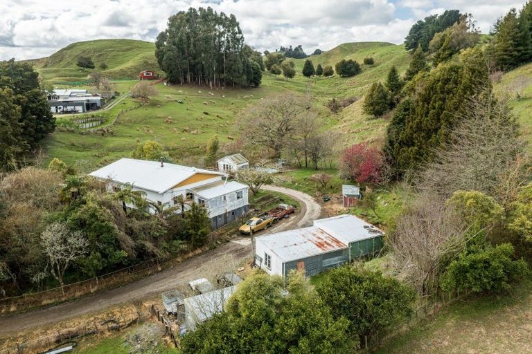 Photo of property in 19 Gordon Terrace, Hunterville, 4730