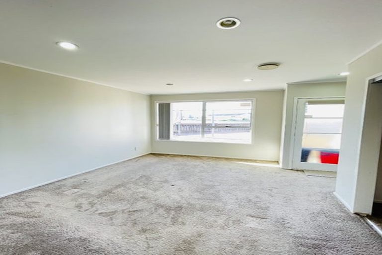 Photo of property in 16 Nan Place, Pakuranga Heights, Auckland, 2010