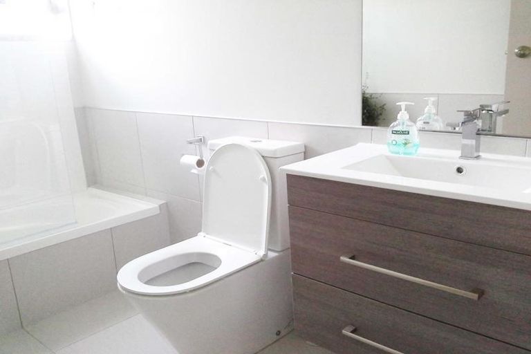 Photo of property in 18 Budleigh Street, Frankleigh Park, New Plymouth, 4310