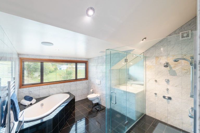 Photo of property in 2/3 Gard Street, Silverstream, Upper Hutt, 5019