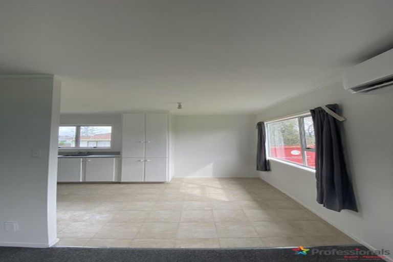 Photo of property in 1 Secretariat Place, Randwick Park, Auckland, 2105