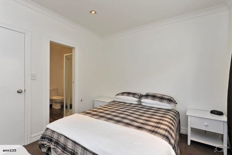 Photo of property in 2b Wilkinson Street, Oriental Bay, Wellington, 6011