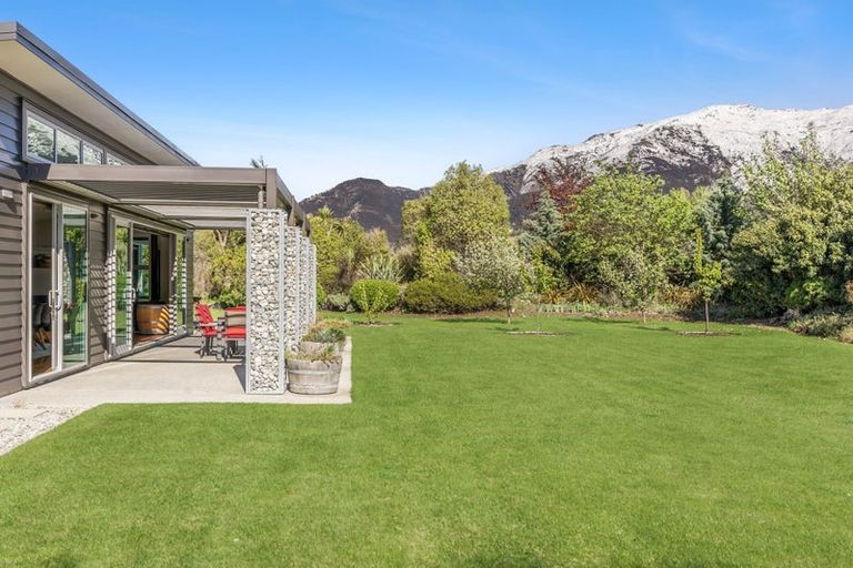 Photo of property in 28 Sam John Place, Lake Hawea, 9382