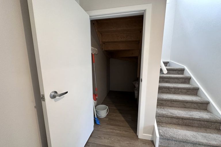 Photo of property in 24 Kiteroa Terrace, Rothesay Bay, Auckland, 0630