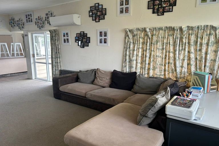 Photo of property in 39 Blake Street, Waitara, 4320