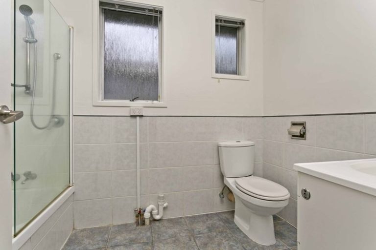 Photo of property in 1/115 Canongate Street, Birkdale, Auckland, 0626