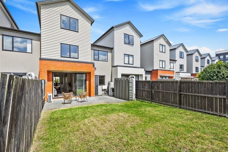 Photo of property in 7/6 Onekiritea Road, Hobsonville, Auckland, 0616
