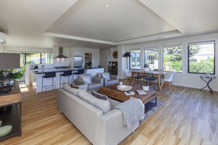 Photo of property in 39b Kakariki Grove, Waikanae, 5036