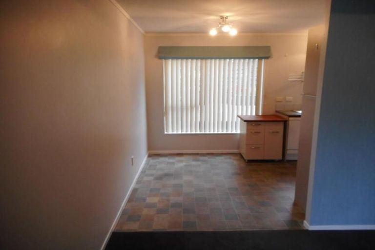 Photo of property in 85 Churton Drive, Churton Park, Wellington, 6037