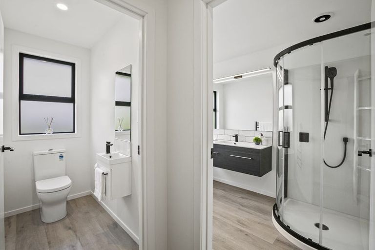 Photo of property in 11 Donnelly Street, Oakura, 4314