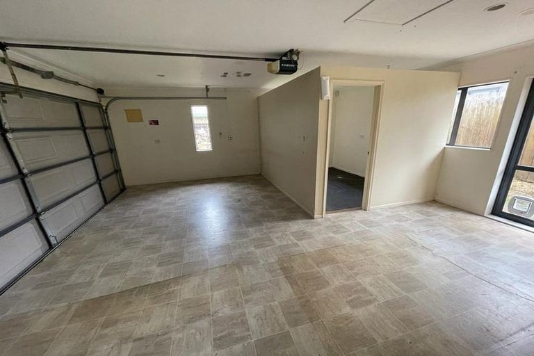 Photo of property in 648 Massey Road, Mangere, Auckland, 2022