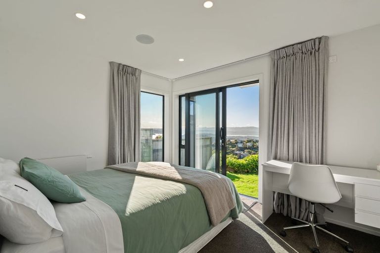 Photo of property in 49 Ashton Fitchett Drive, Brooklyn, Wellington, 6021