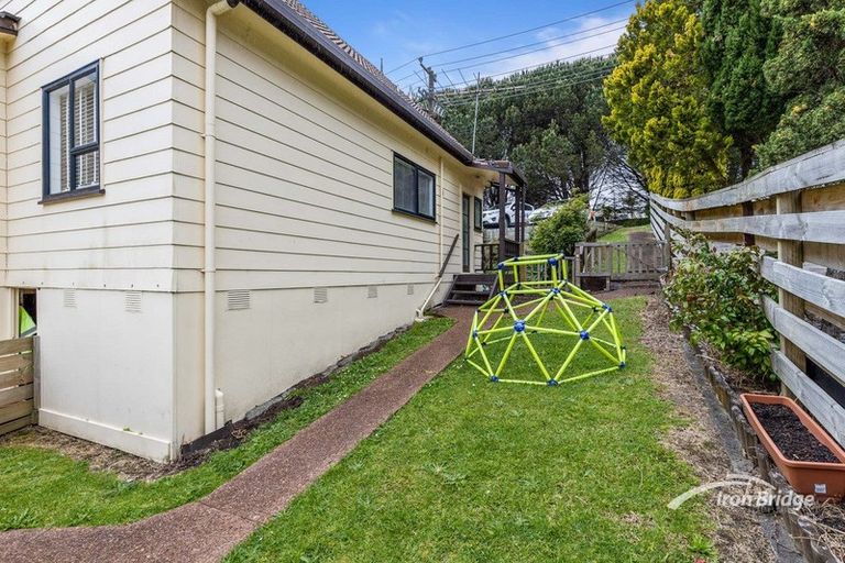 Photo of property in 166 Sunset Road, Unsworth Heights, Auckland, 0632