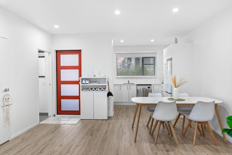 Photo of property in 37 Eileen Newey Place, Henderson, Auckland, 0612