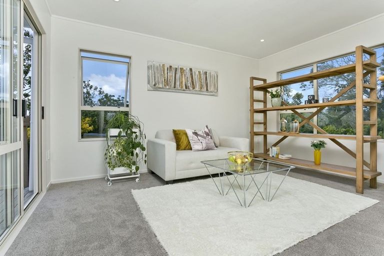 Photo of property in 10 Owl Court, Unsworth Heights, Auckland, 0632