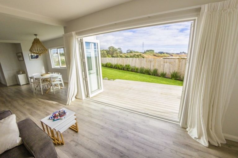 Photo of property in 55 Fernbrook Drive, Hurworth, New Plymouth, 4310