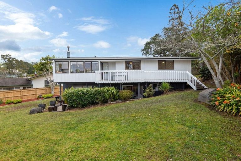 Photo of property in 18 Macnay Way, Murrays Bay, Auckland, 0630