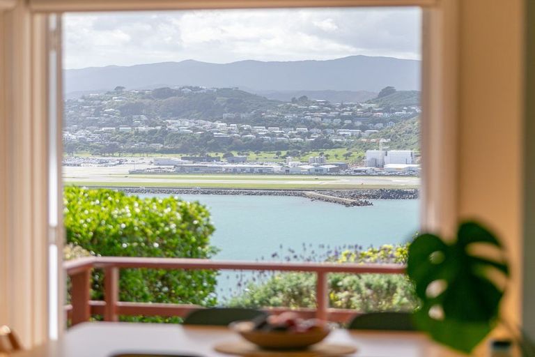 Photo of property in 73 View Road, Houghton Bay, Wellington, 6023