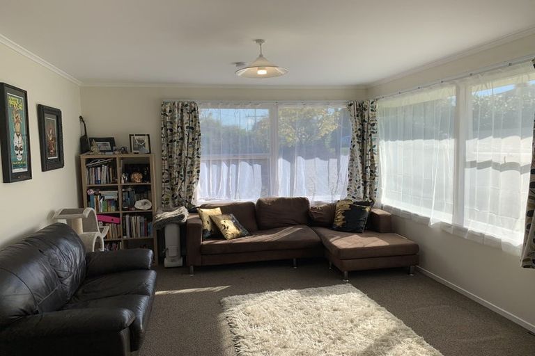 Photo of property in 2/19 Sudan Avenue, Milford, Auckland, 0620