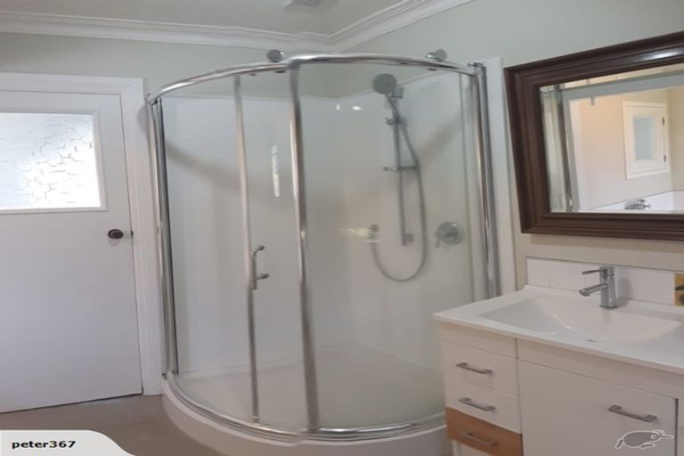Photo of property in 2/46 Lyons Avenue, Murrays Bay, Auckland, 0630