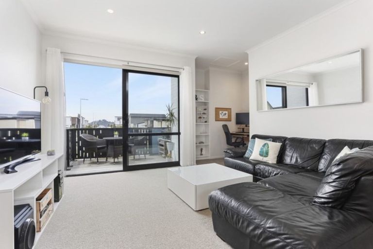 Photo of property in 11 Onekiritea Road, Hobsonville, Auckland, 0616