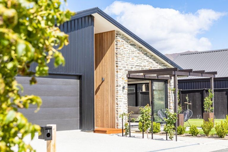 Photo of property in 2 Glen Dene Crescent, Wanaka, 9305