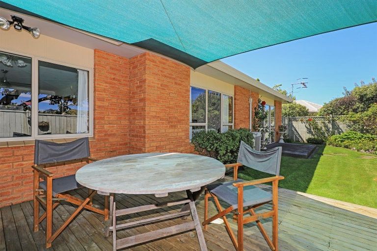 Photo of property in 18b Knightsbridge Place, Taradale, Napier, 4112