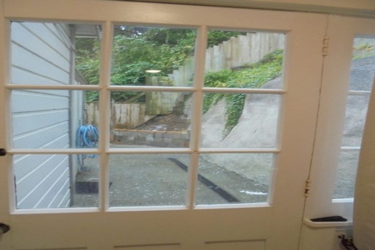Photo of property in 2 Caprera Street, Melrose, Wellington, 6023