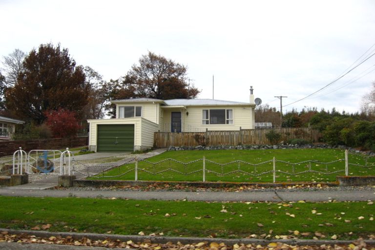Photo of property in 19 Forest Street, Tapanui, 9522