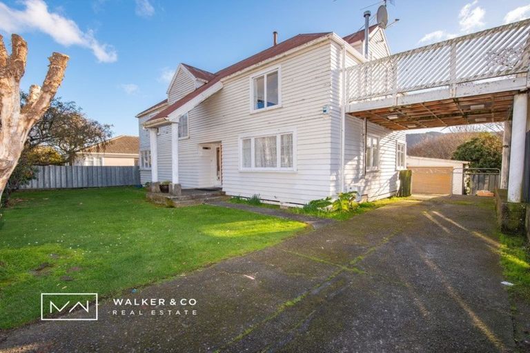 Photo of property in 152 Main Road, Wainuiomata, Lower Hutt, 5014