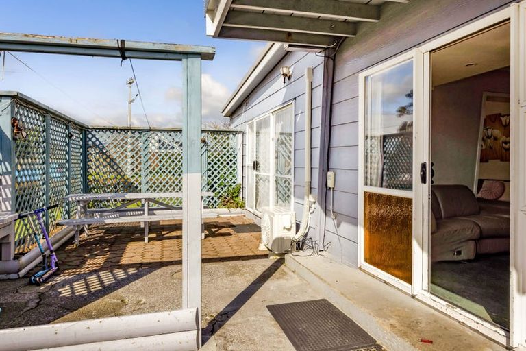Photo of property in 1 County Drive, Hawera, 4610