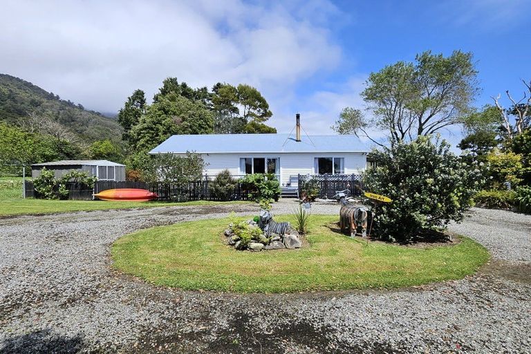 Photo of property in 3103 Coast Road, Barrytown, Runanga, 7873