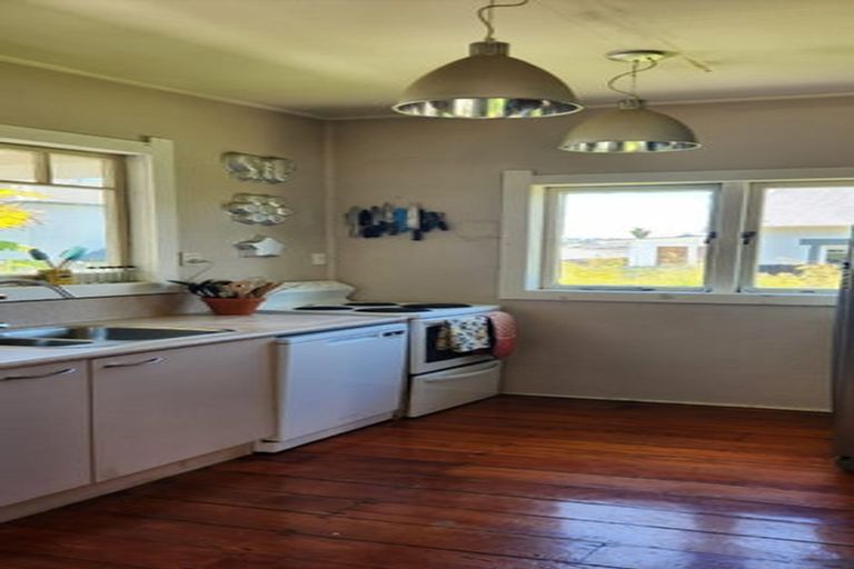 Photo of property in 11 Rimu Street, New Lynn, Auckland, 0600