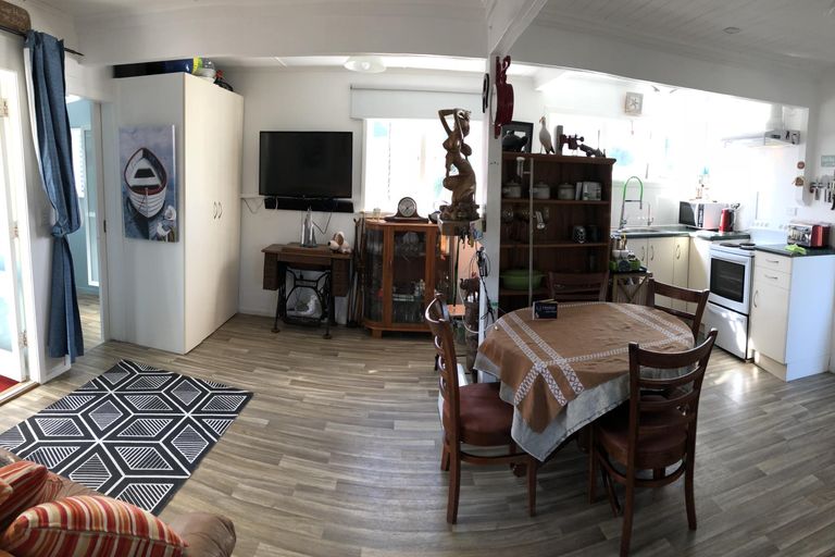Photo of property in 18 Brighton Road, Waihi Beach, 3611