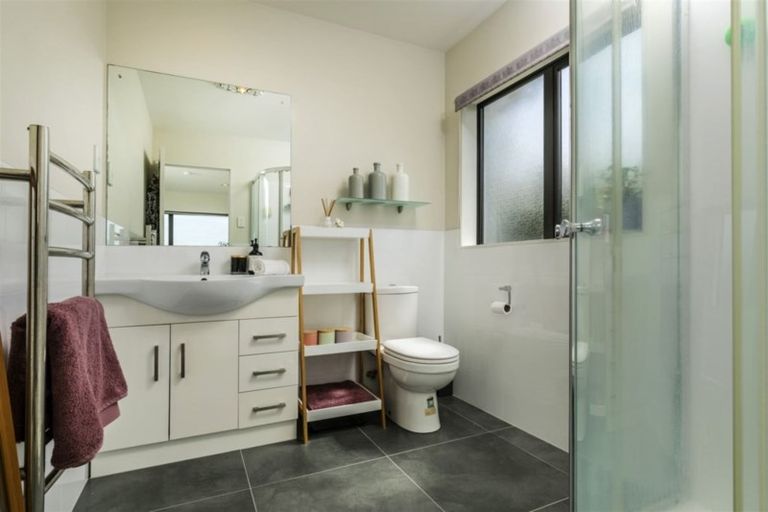 Photo of property in 203e Don Buck Road, Massey, Auckland, 0614