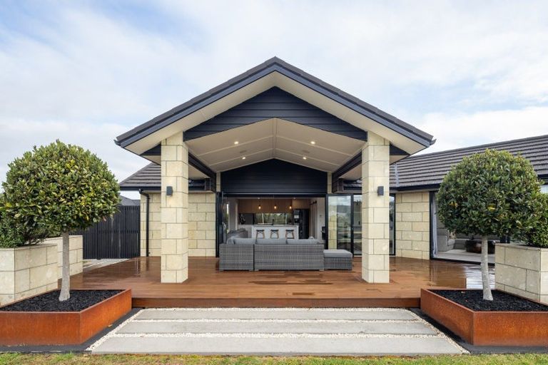 Photo of property in 34 Mike Smith Drive, Cambridge, 3434