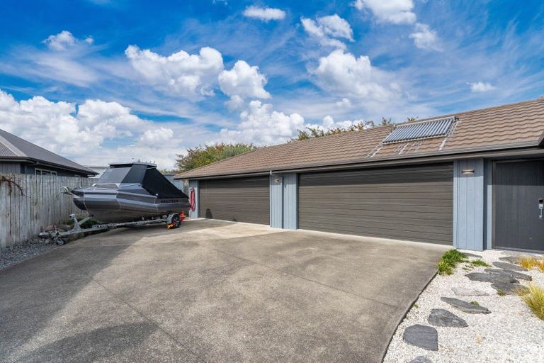 Photo of property in 19 Brompton Close, Richmond Heights, Taupo, 3330