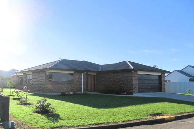 Photo of property in 14 Almond Grove, Feilding, 4702
