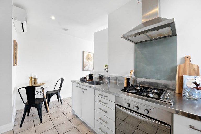 Photo of property in 1a/2 Elizabeth Street, Petone, Lower Hutt, 5012