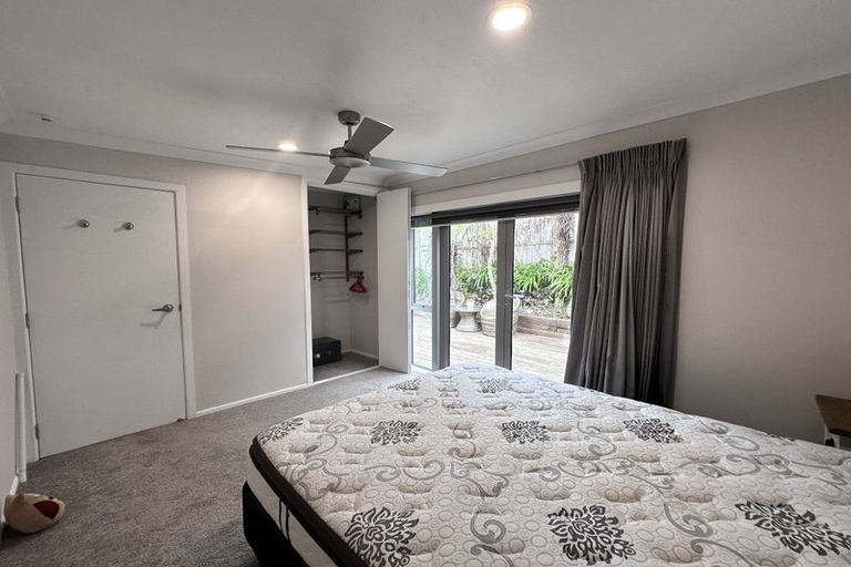 Photo of property in 24 Kiteroa Terrace, Rothesay Bay, Auckland, 0630